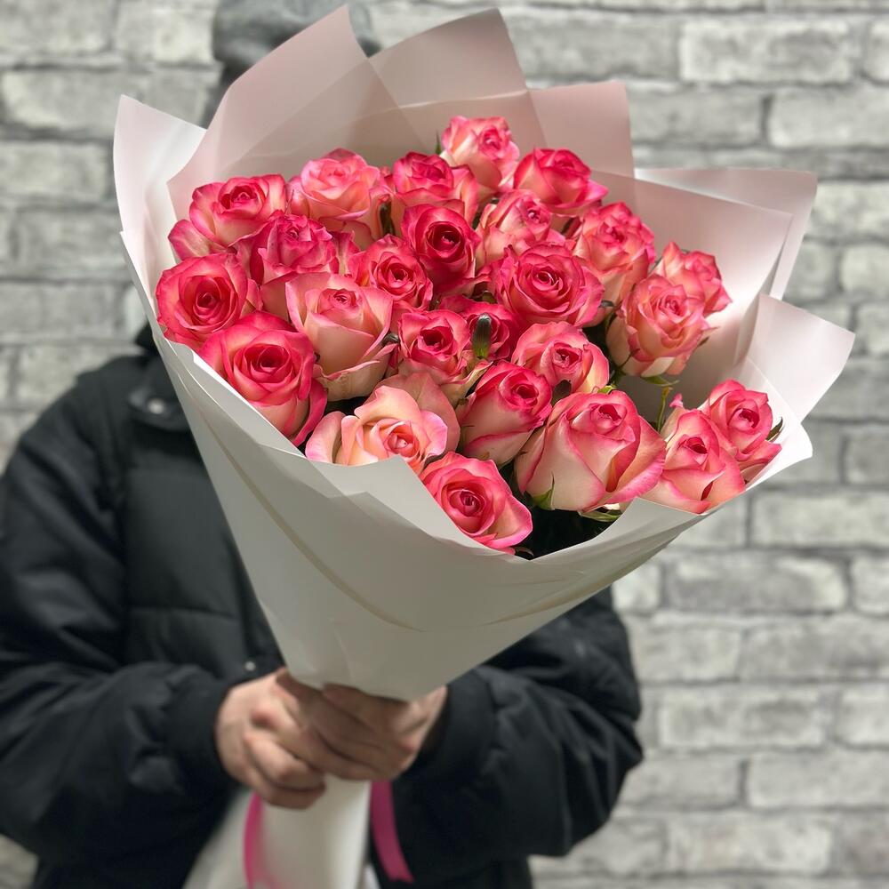 Букет из 25 розовых кенийских роз