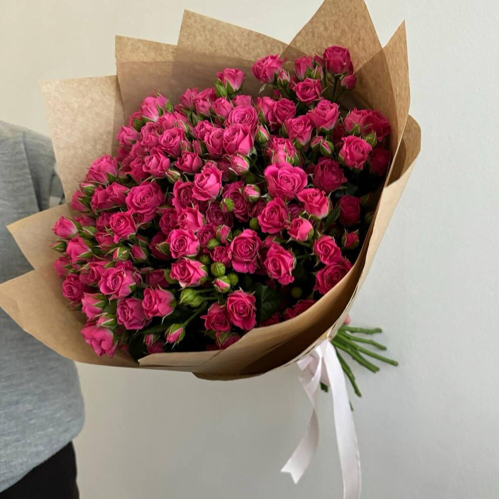 Букет из 25 кустовых голландских роз