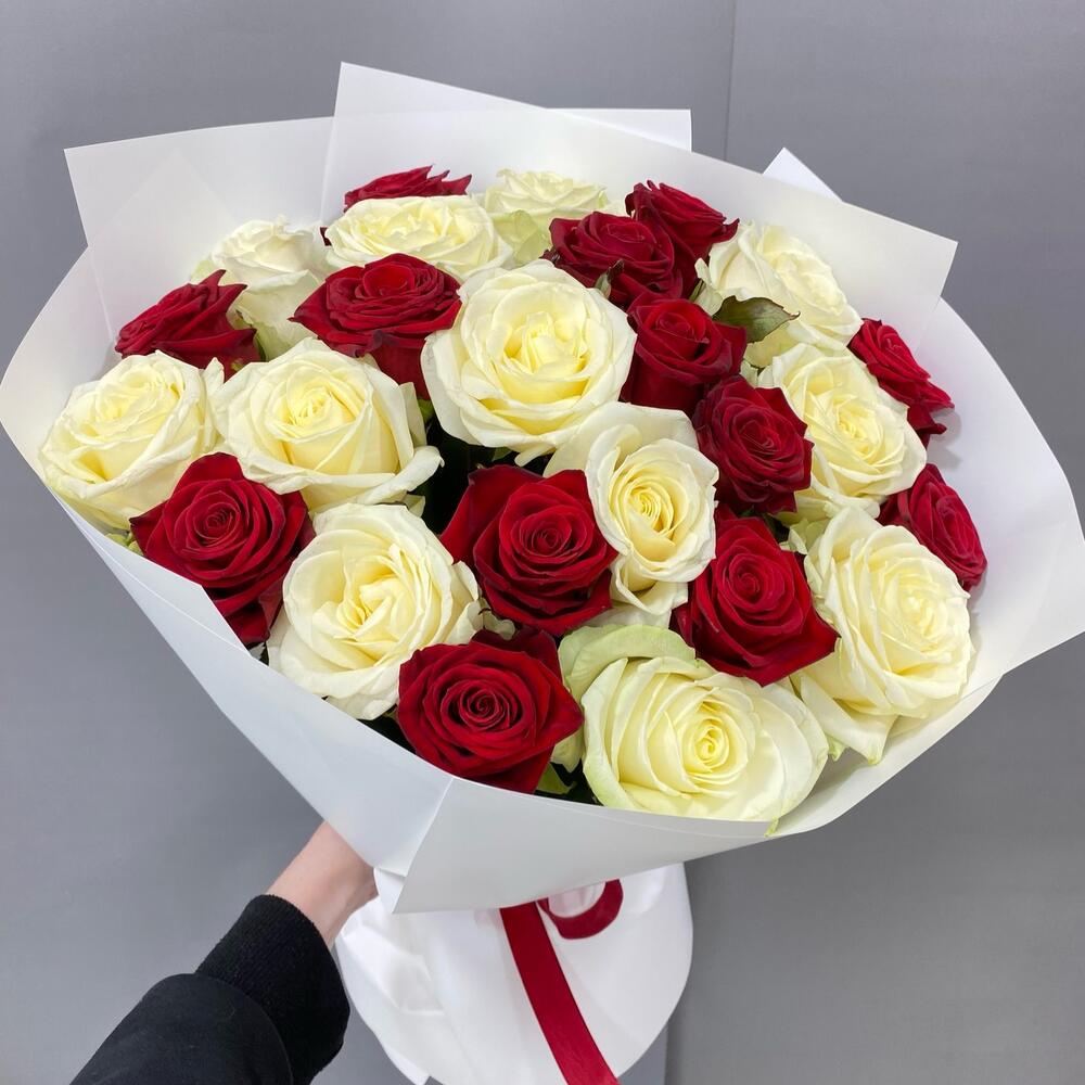 Букет из 27 кенийских роз микс