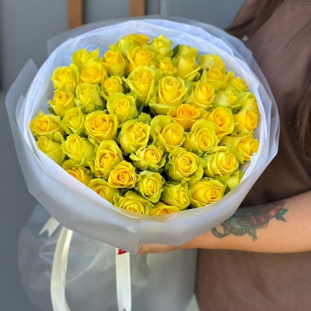 Букет из 35 желтых кенийских роз