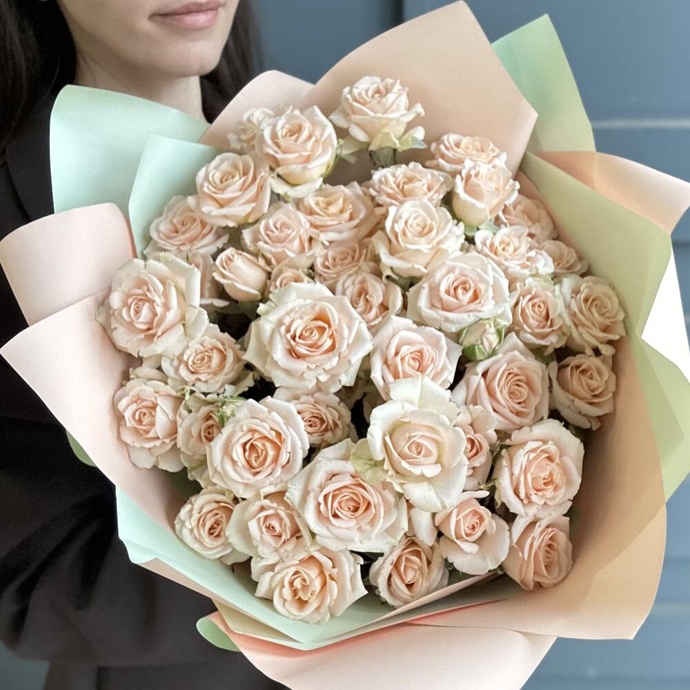 Букет из 15 кустовых голландских роз