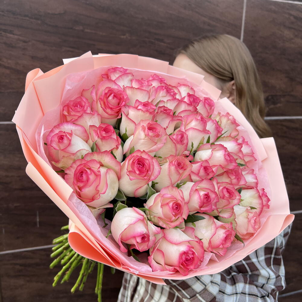 Букет из 37 розовых кенийских роз