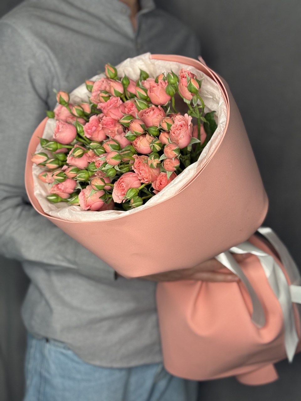 Букет из 7 кустовых персиковых Роз №117